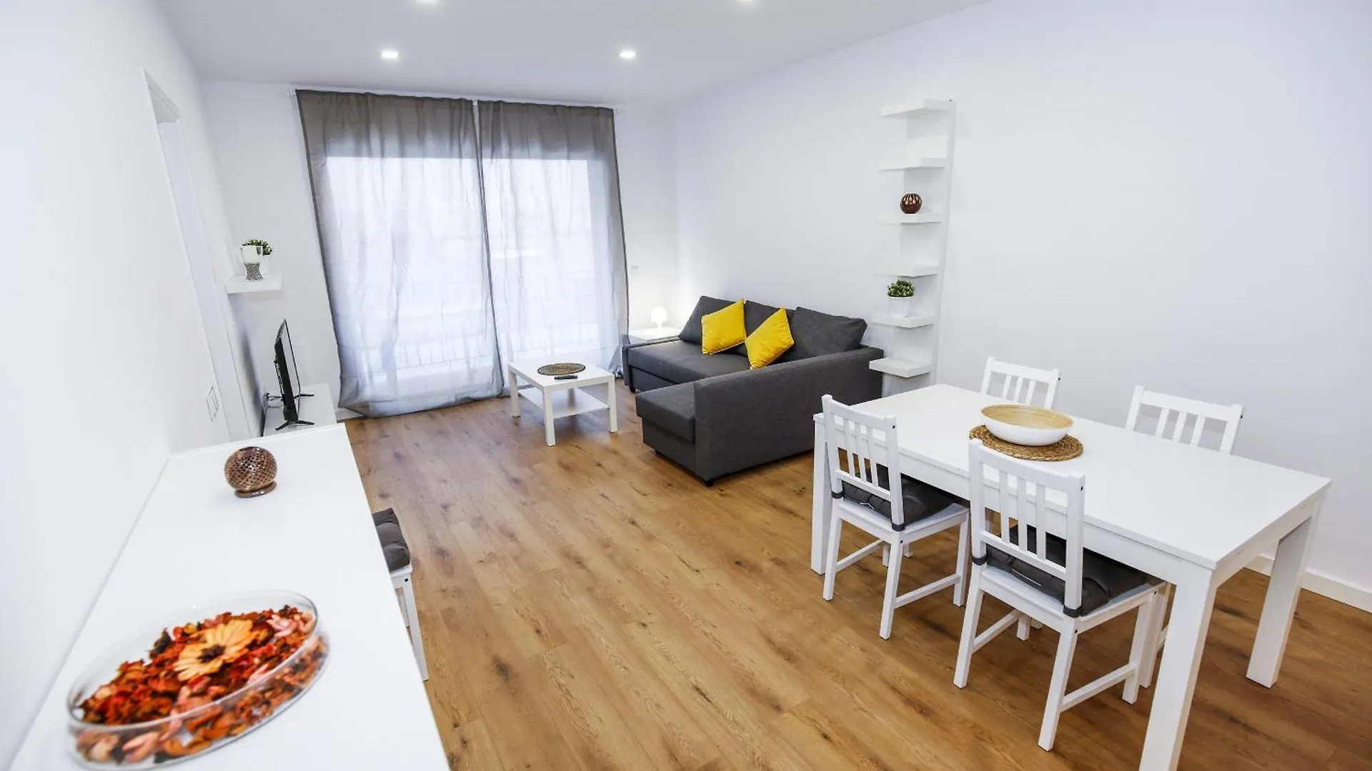 Apartment New Queens 1B Planetcostadorada Salou Spain
